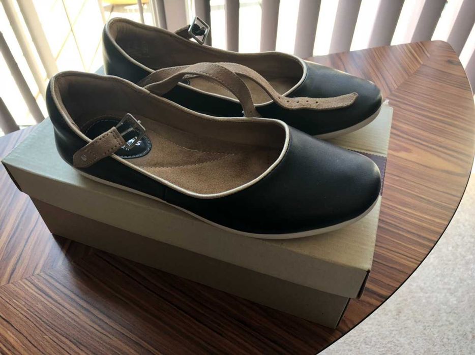 Туфли Clarks 35, 5р по стельке 22, 5см для женщин или подростка