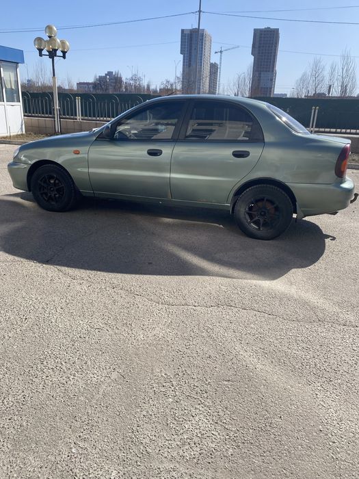 Автомобіль ланос 16
