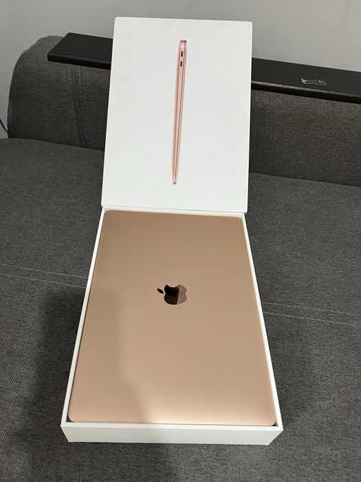 Продам маккбук Apple MacBook Air 13-inch 8 256Gb a2337