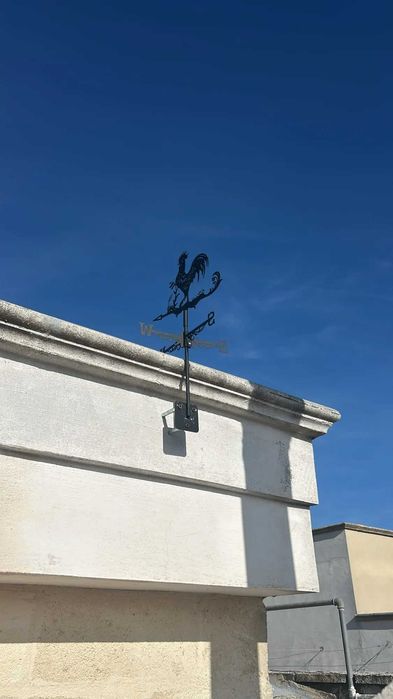 Obrotowy metalowy kogut na dach dekoracja– gotowy zestaw montażowy