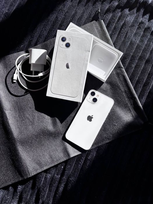 iPhone 13 128GB White / Starlight