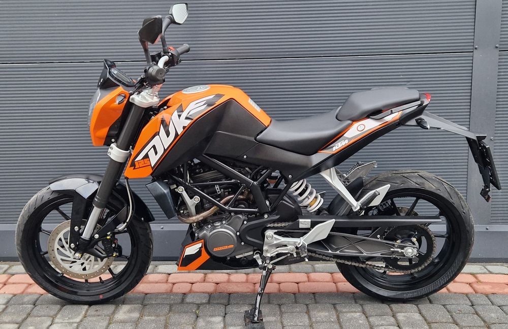 *Rezerwacja! * Ktm Duke 125 ! Stan idealny! 4 tysiace przebiegu!