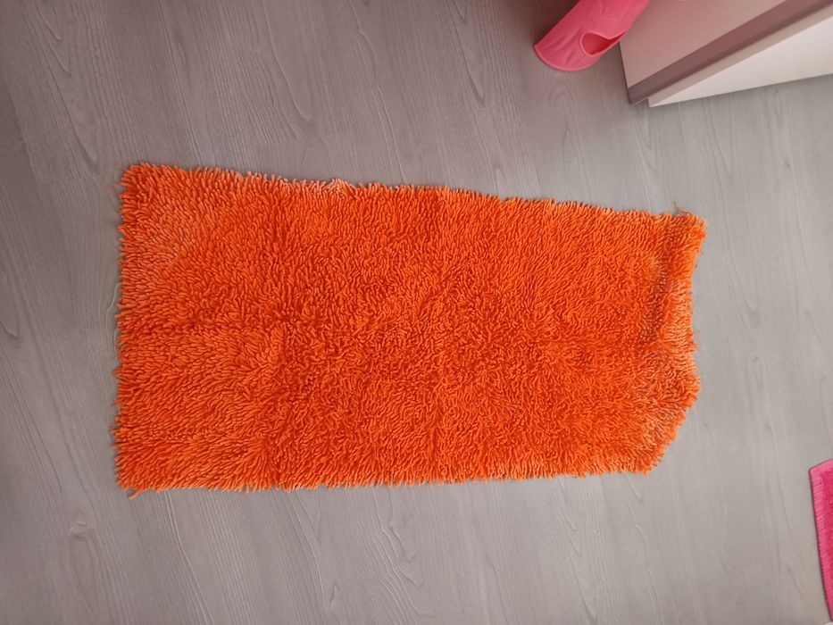 Conjunto de cortinados e tapetes