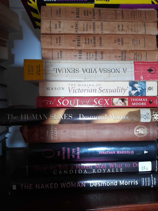 12 livros sobre sexualidade em inglês e português