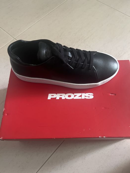 Tennis prozis pretos