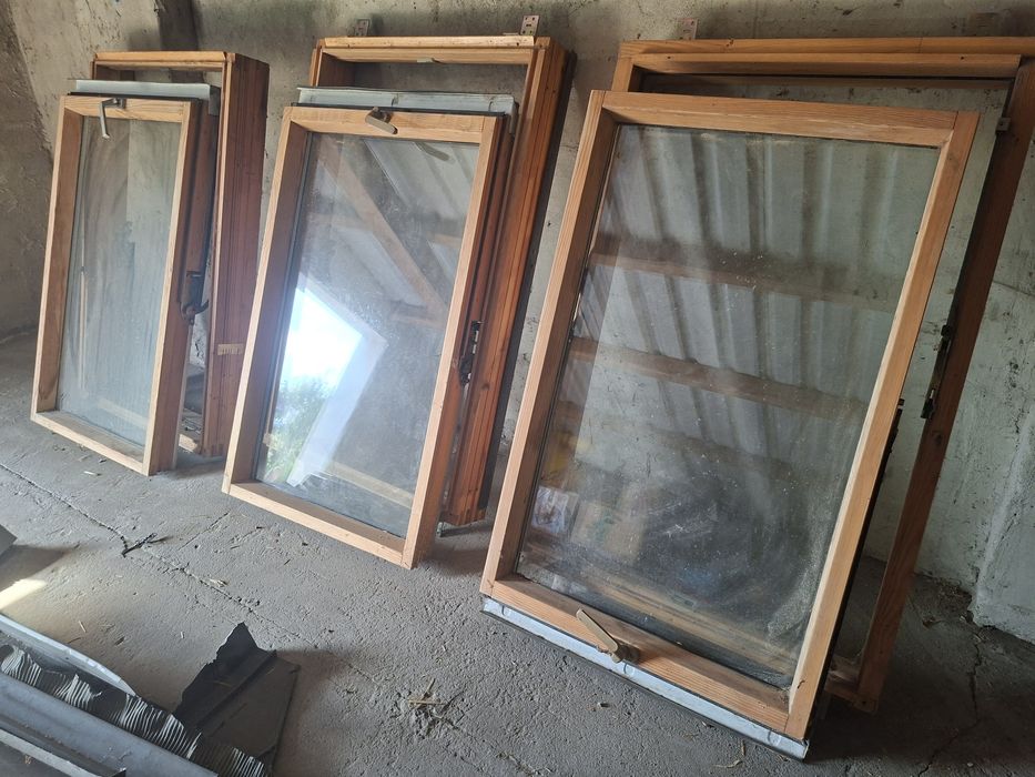 Okna dachowe FAKRO 78 × 118 cm – 3 sztuki