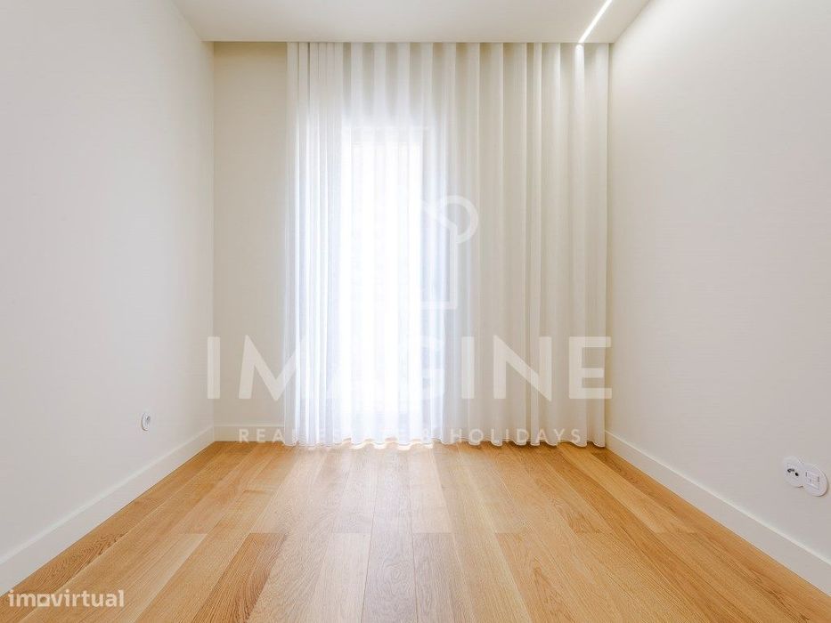 Apartamento T3 , na Avenida dos Combatentes