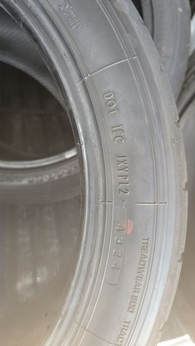 4 Pneus yokohama  245/40/18