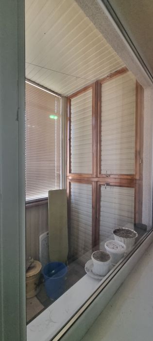 Оренда квартиру на Таврійсткому . Третій поверх .