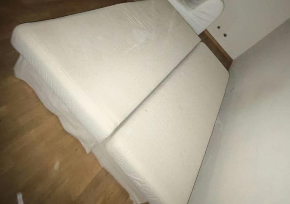 Sofá cama com arrumação