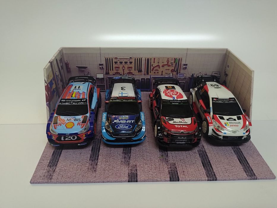 WRC Slot Cars 1.43  – 4 Modelos Icónicos + Diorama de Garagem (Oferta)