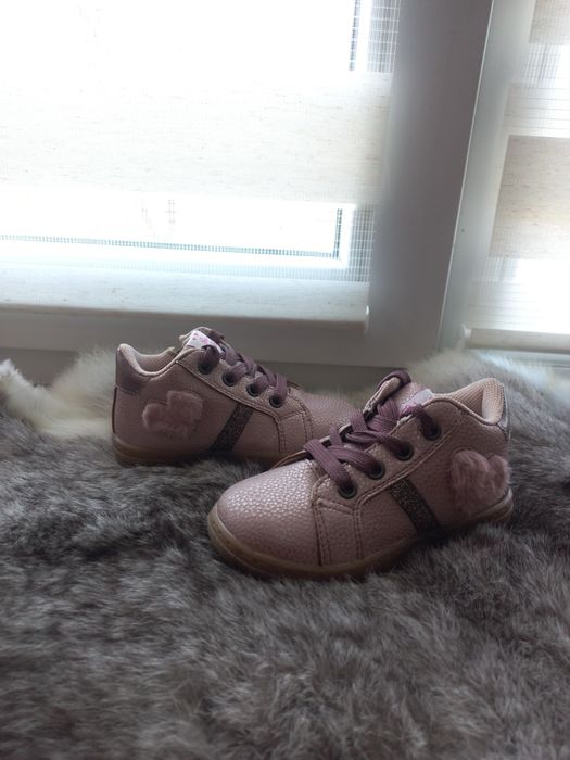 Кросівчи, черевички sprox