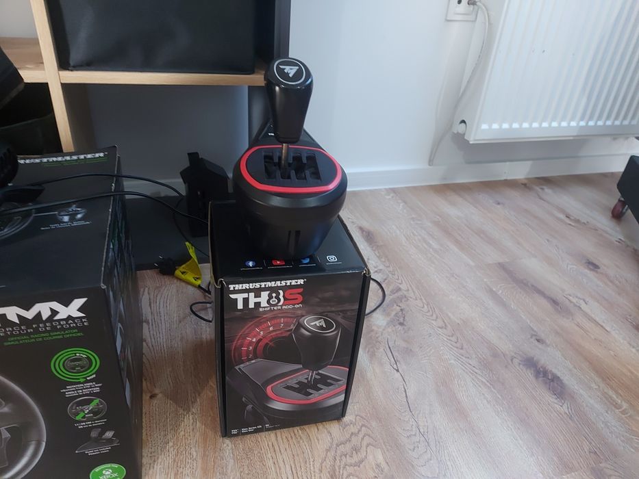 Thrustmaster zestaw do simracingu
