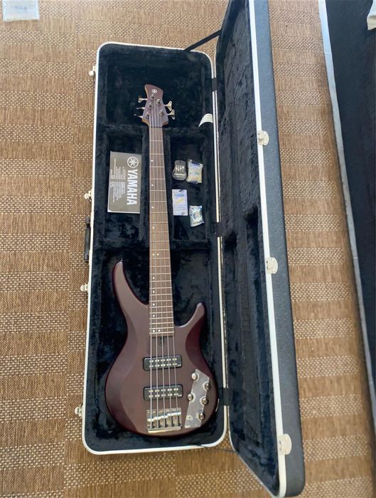Yamaha + Ampeg + Case