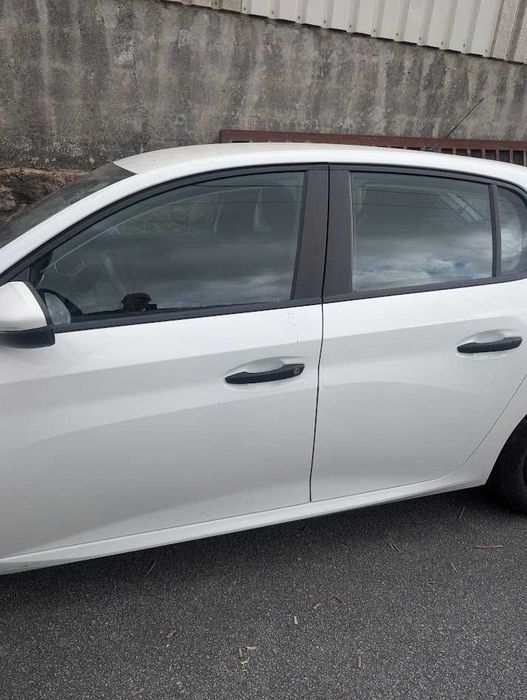 Peugeot 208 de 2021 para peças