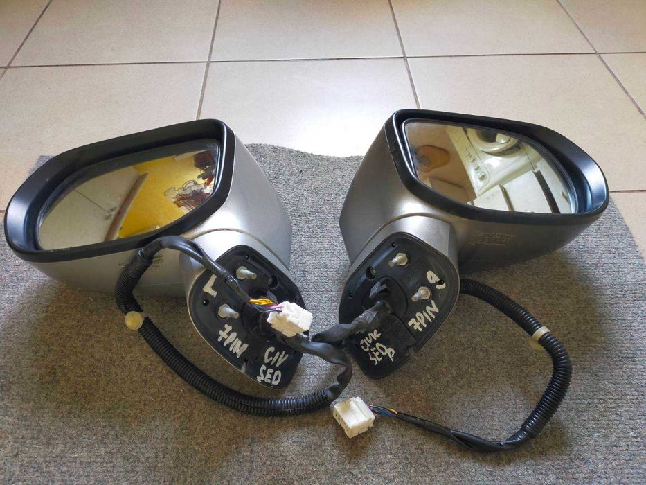 Продам зеркала на Honda Civic 4d седан 05-11 правое/левое 7 Pin