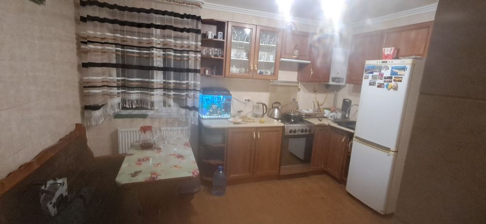 Продаю кухонний гарнітур
