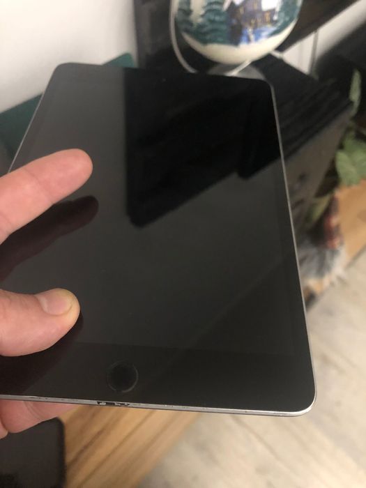 iPad mini 4 wi-Fi + cellular sim 64gb