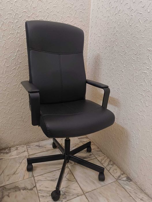 Cadeira de escritório Ikea MILLBERGET preta