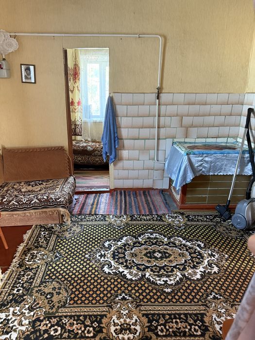 Продається будинок із великою земельною ділянкою — с. Короваї