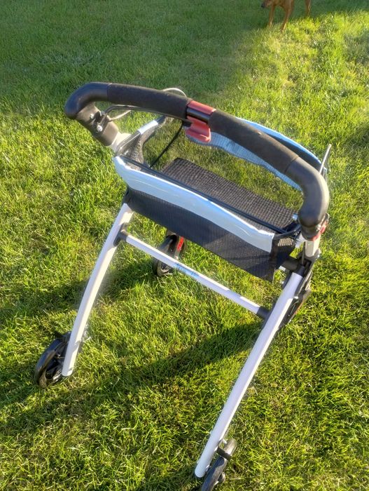 Balkonik aluminiowy biały KMINA.