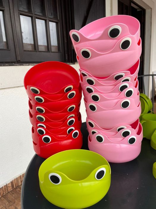 Pratos e copos em muito bom estado