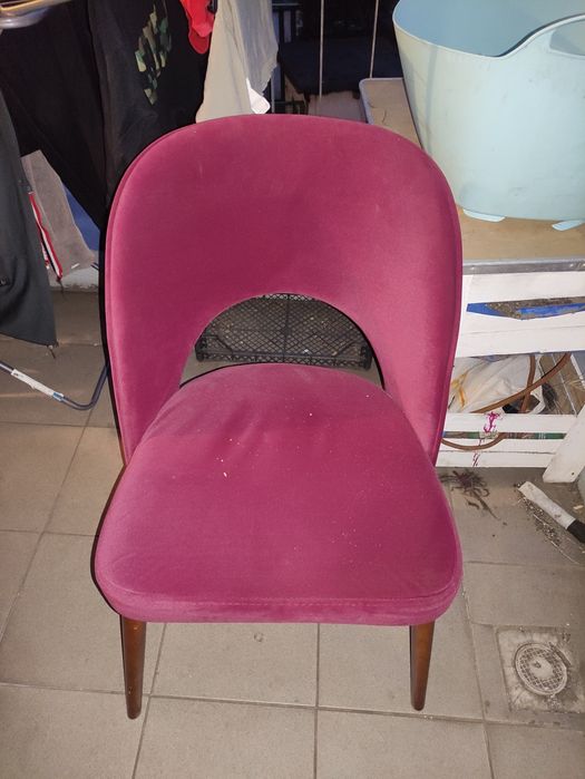 Krzesła stołki taboretka