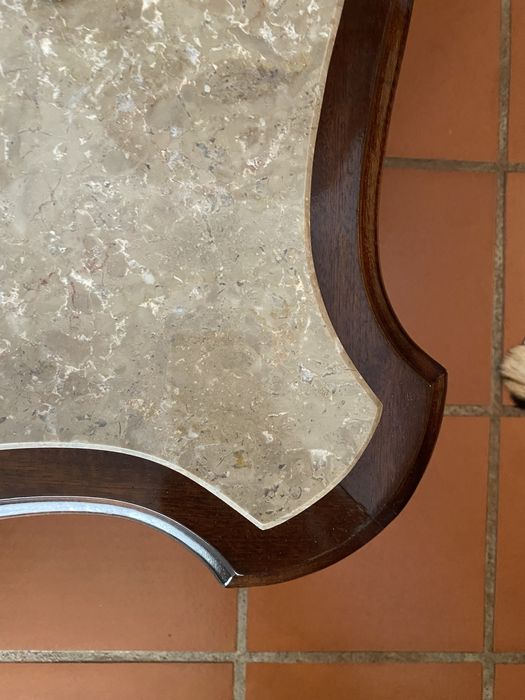 Mesa de centro em mármore