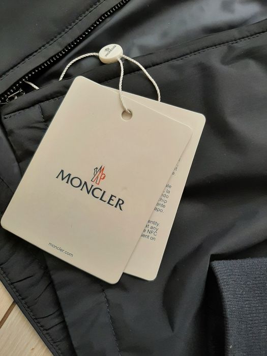 MONCLER куртка нова