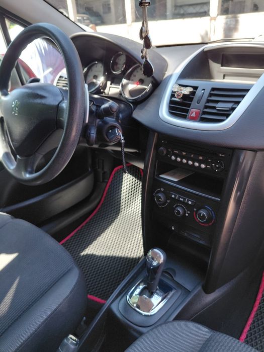 Peugeot 207 1,4AT