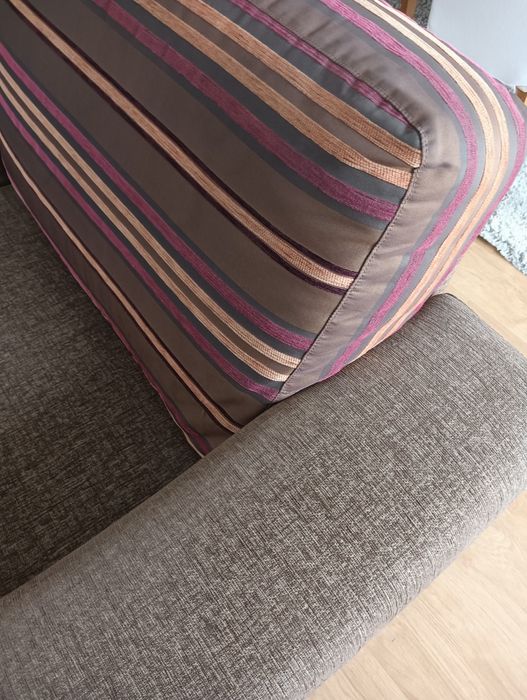 Sofá muito confortável 2,10 X 1,0