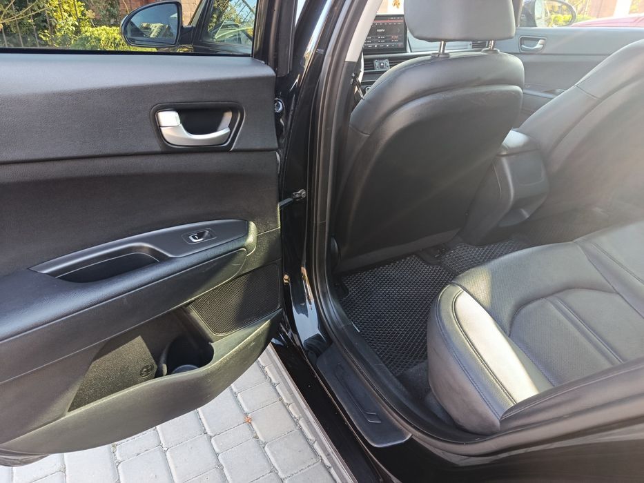 Авто KIA K5 2016 газ