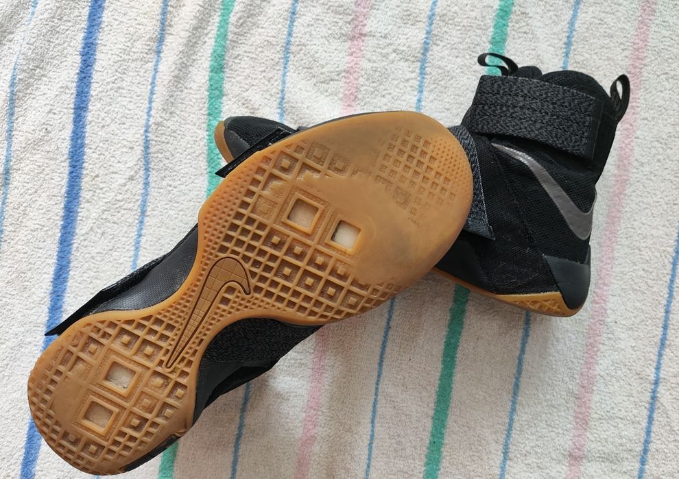 Кроссовки Nike Lebron soldier 10 sfg 42 розмір (оригінал).