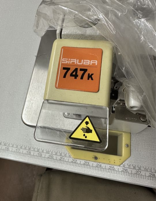 Продам четырехниточные оверлоки Siruba 747k