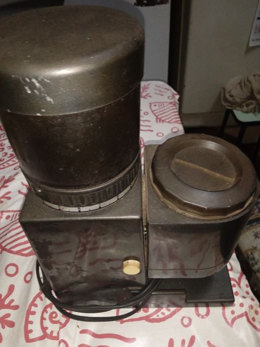 Vendo moinho de moer café