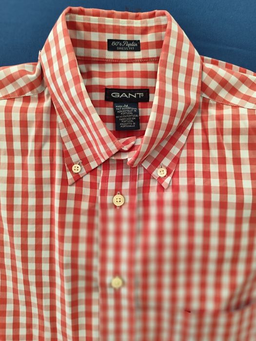 Várias camisas marca