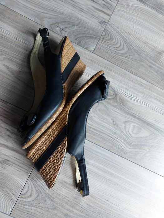 Sandalki na niskim koturnie CCC r 38 24,5cm