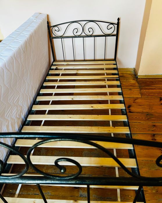 Metalowe kute łóżko 90x200 cm