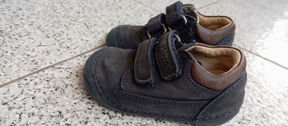 Sapatos de criança chicco 19