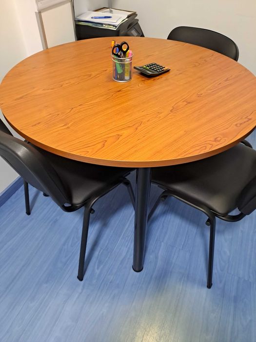 Mesa Escritório Completamente Nova