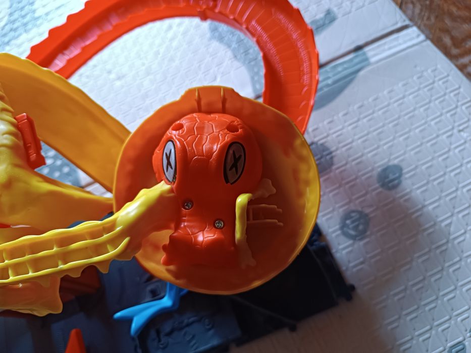 Ігровий набір Трек Хот Вілс Атака Кобри Hot Wheels City Pizza Slam Cobra Attack