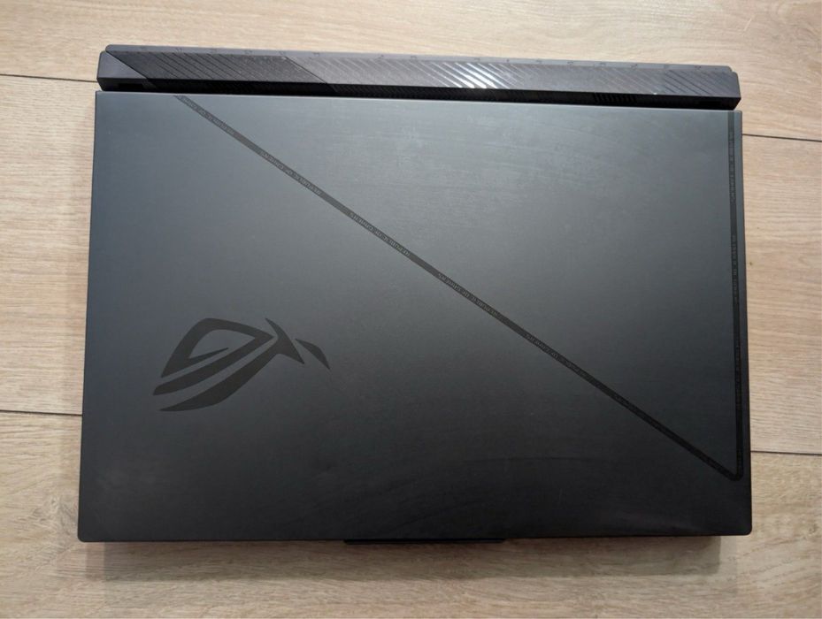 Продаю ноутбук ASUS ROG Strix G16 G614JI