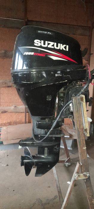 Двигатель Suzuki 25   4 тактный