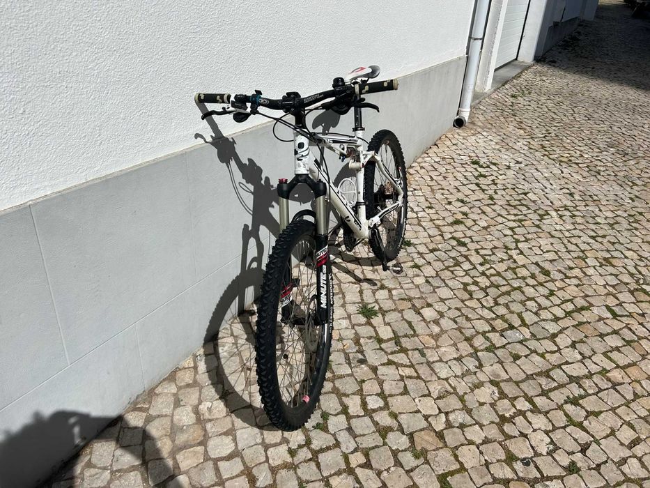 Bicicleta MTB /  BTT Cube XMS suspensão total