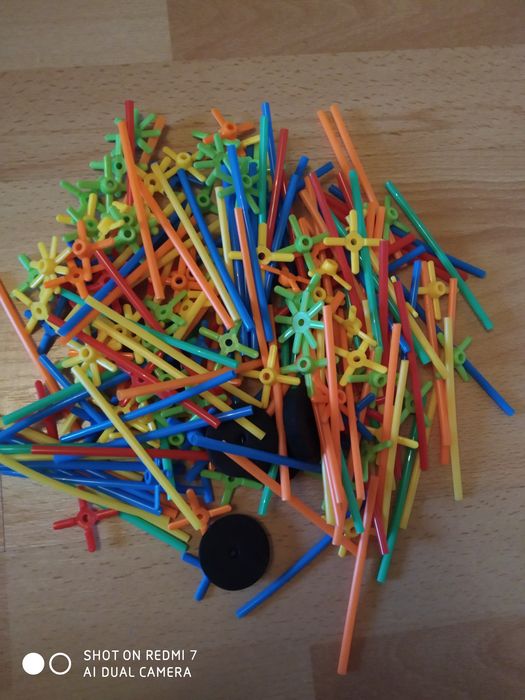 Słomkowe układanki 238szt. 3+