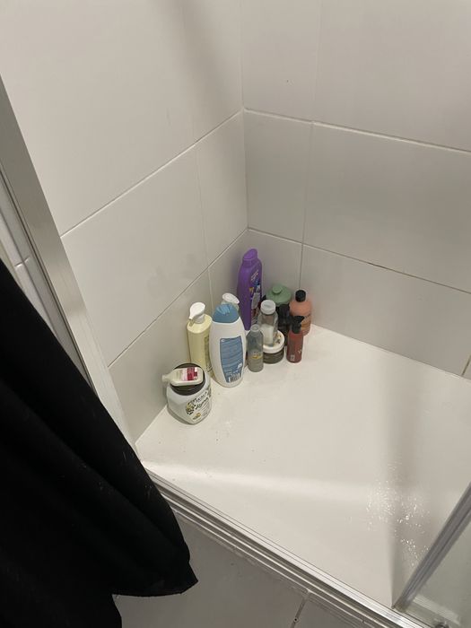 Quarto a 5 min a pé da UA (entrada imediata)
