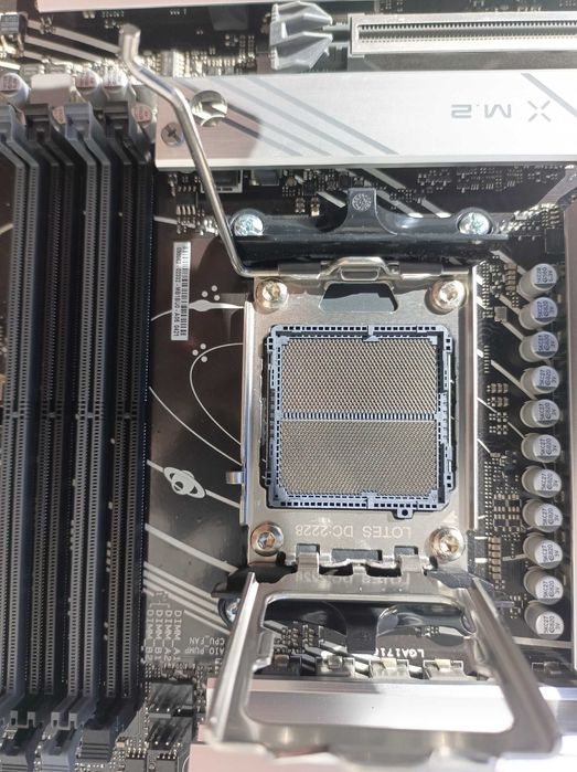 Материнська плата Asus Prime X670-P