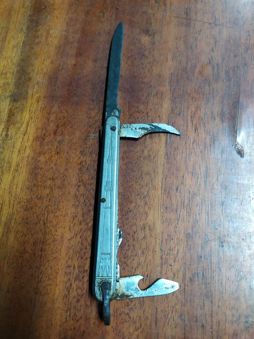 Продам ножі комплектом.