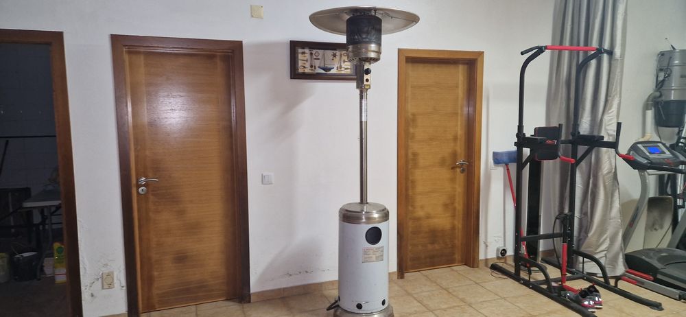 Aquecedor cogumelo ou aquecedor de  rua