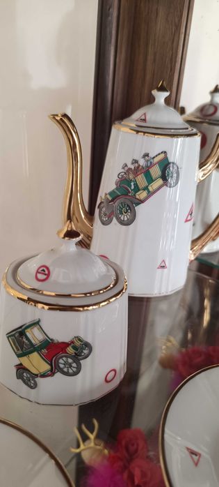 Serviço café ArteDeco motivo automobile